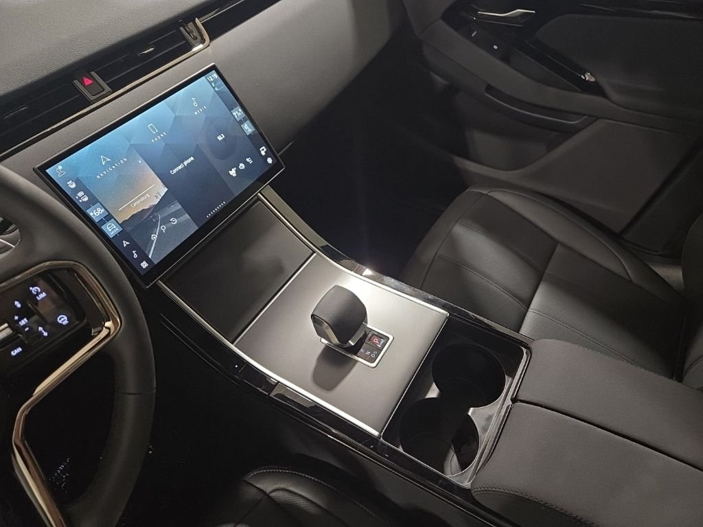 New 2026 Tribeca Blue Land Rover S image 8