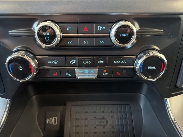 New 2026 Carbonized Gray Metallic Ford XLT image 41