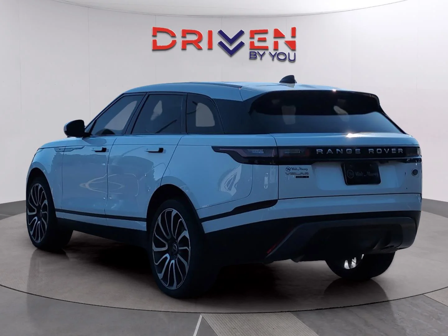Used 2020 Fuji White Land Rover S image 3