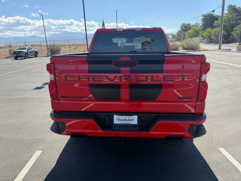 Used 2022 Red Hot Chevrolet RST image 4