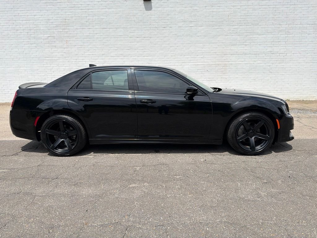 2022 Chrysler 300 S's photo