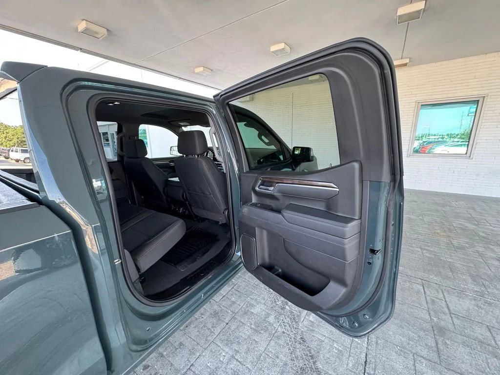 Used 2025 Gray Chevrolet LT image 23