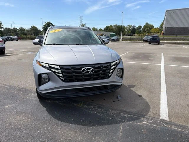 Used 2022 Silver Hyundai SEL Convenience image 24