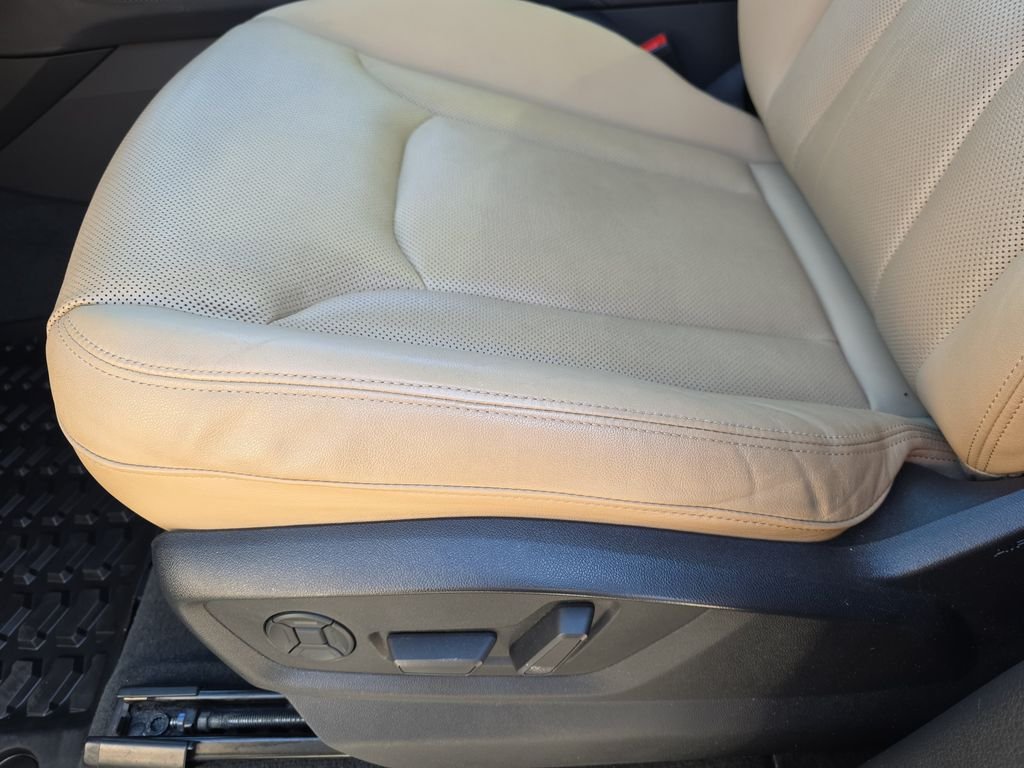 Used 2021 White Audi 55 Premium Plus image 33