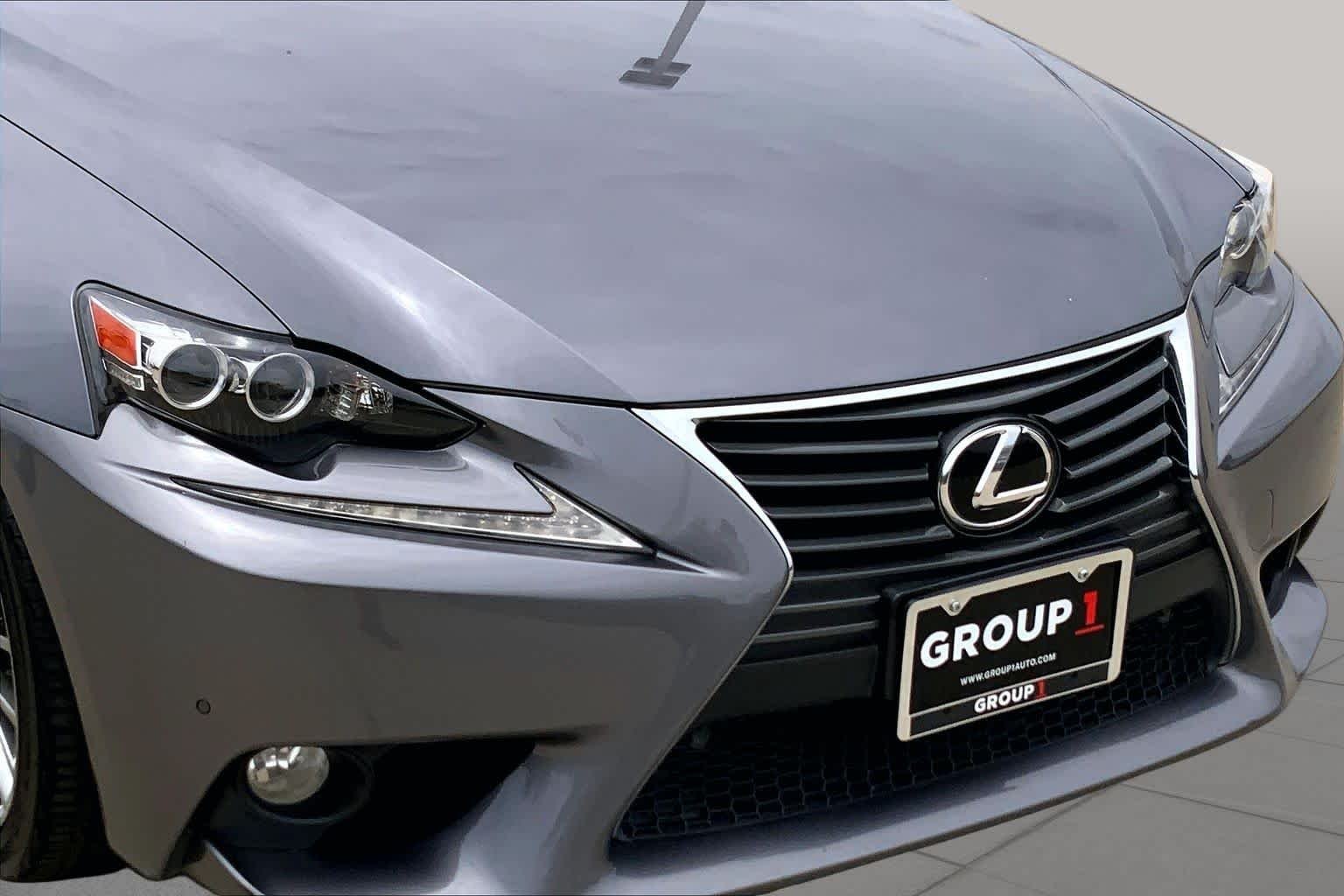 Used 2014 Nebula Gray Pearl Lexus  image 30