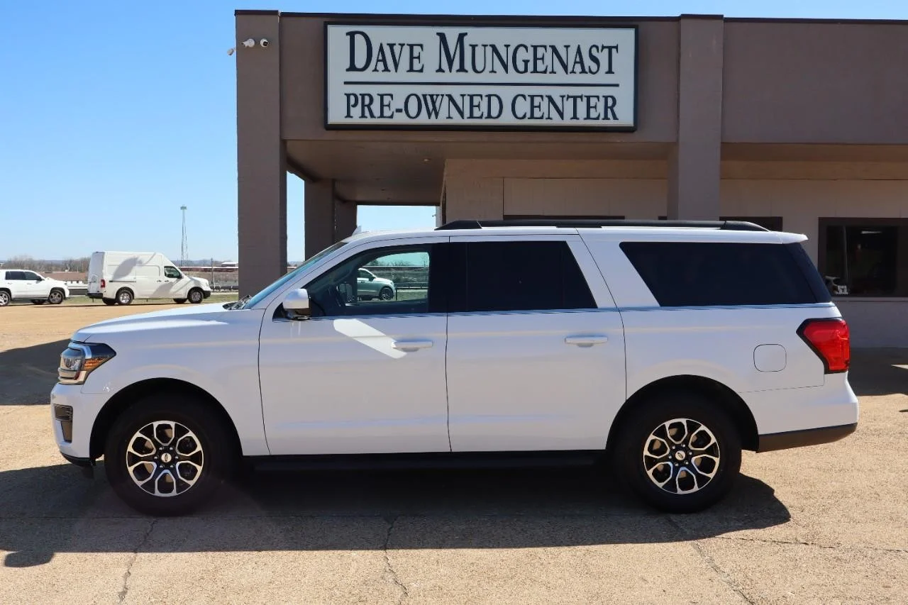 Used 2022 Star White Metallic Tri-Coat Ford XLT image 2