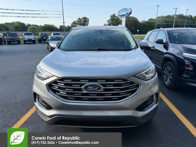 Used 2020 Silver Metallic Ford SEL image 2