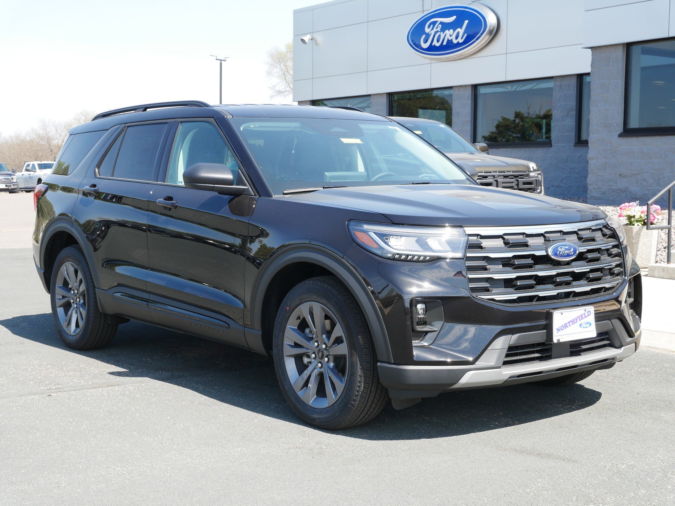 View vehicle photo 2