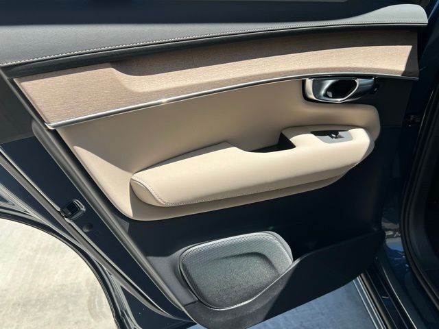2025 Volvo XC90 Core - Photo 23