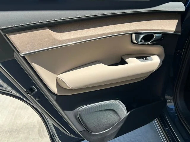 2025 Volvo XC90 Core - Photo 23
