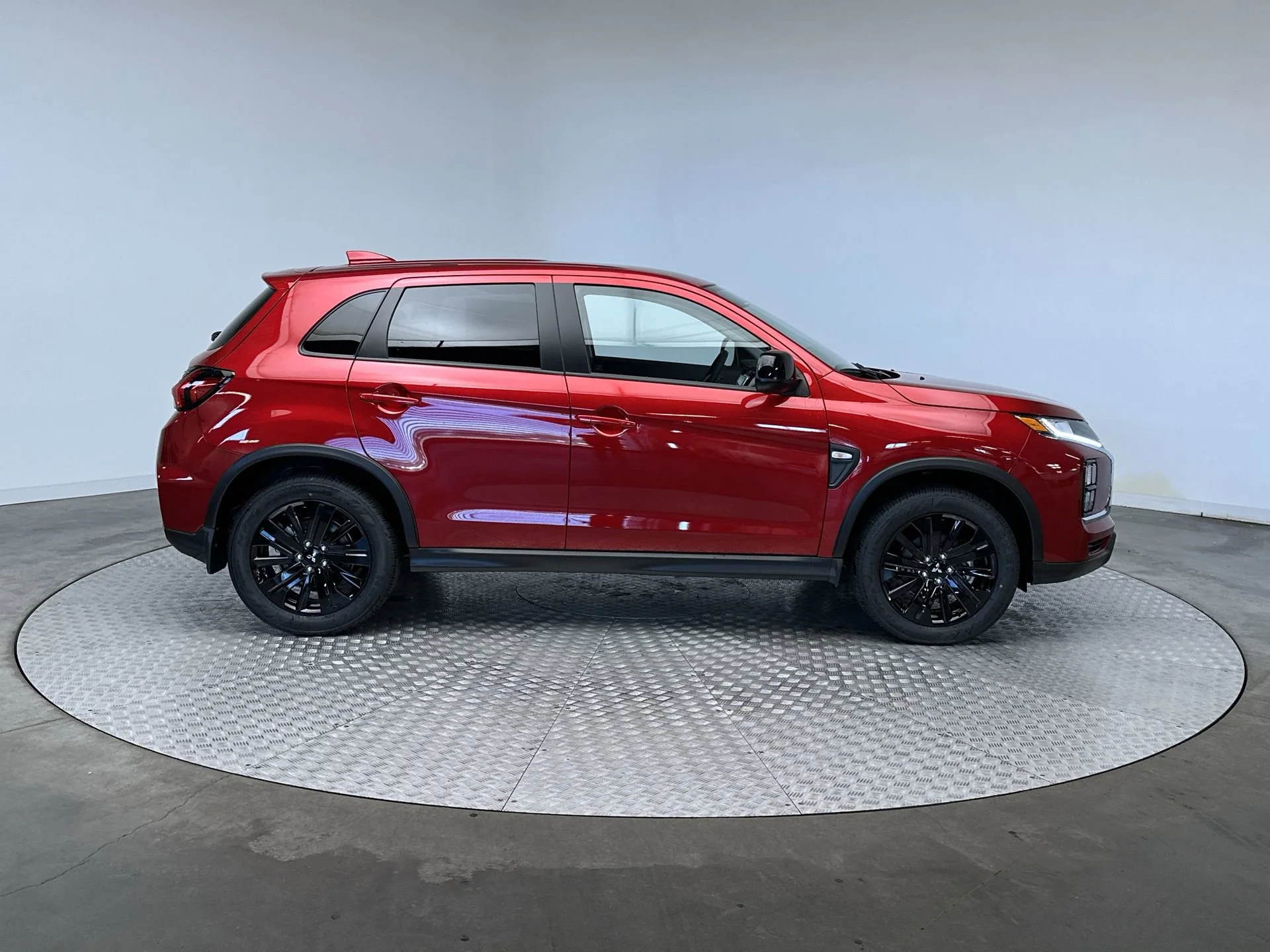 New 2026 Red Diamond Mitsubishi LE image 10
