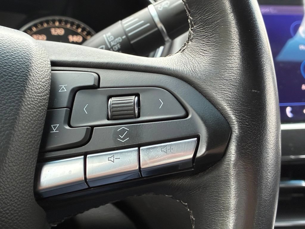 Used 2023 Silver Cadillac Luxury image 27