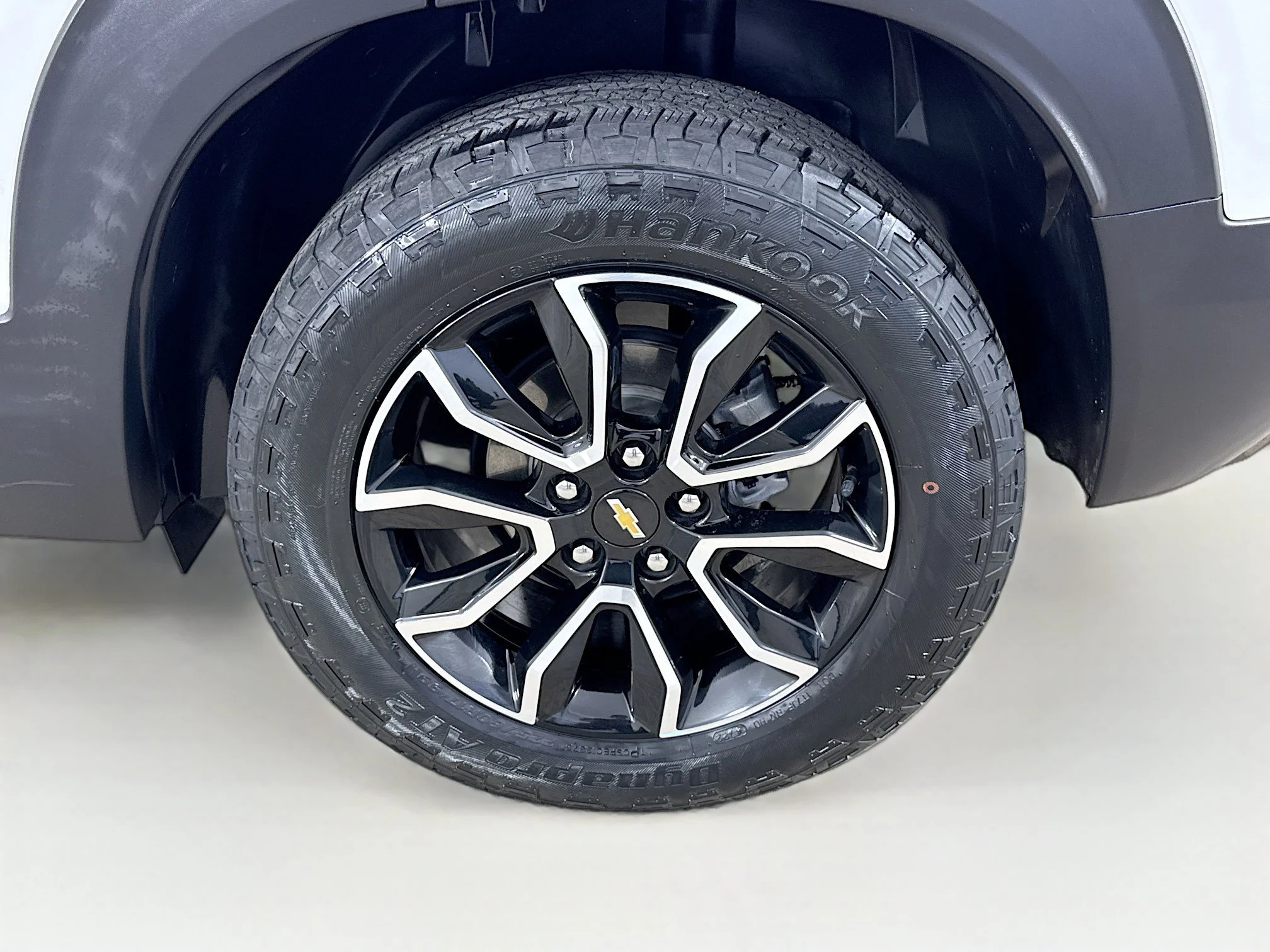 Used 2023 Summit White Chevrolet ACTIV image 32