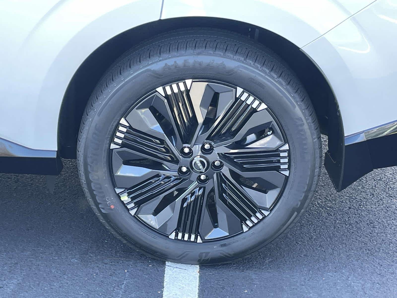 New 2026 Everest White Pearl Tricoat/Super Black Nissan Platinum image 12
