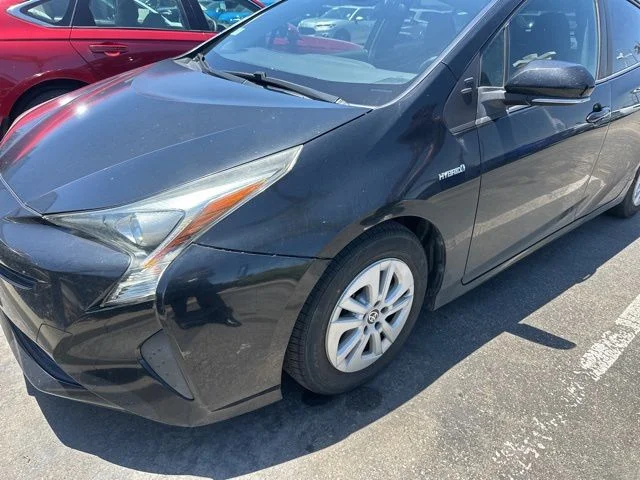 2017 Toyota Prius Two's photo