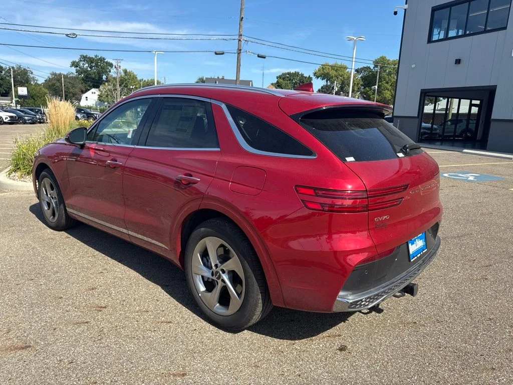 Used 2026 Red Genesis 2.5T Select image 8
