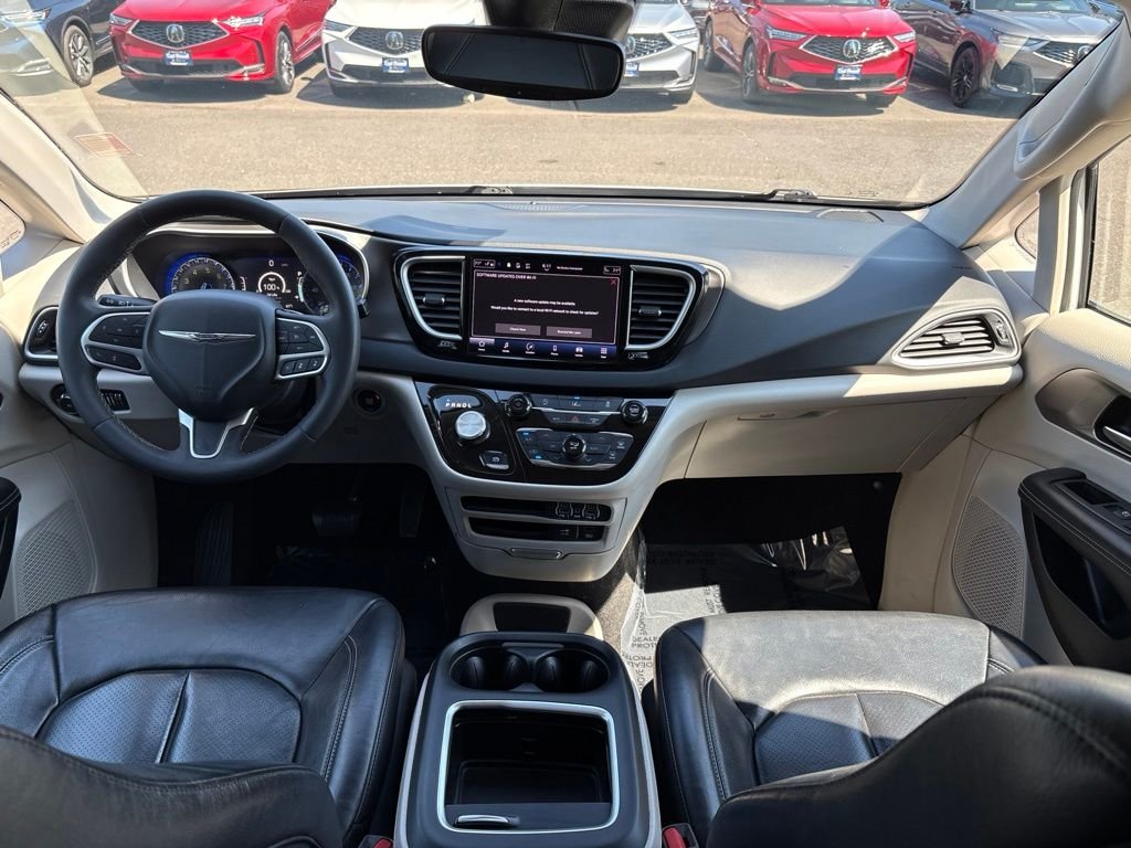 Used 2022 White Chrysler Touring L image 26