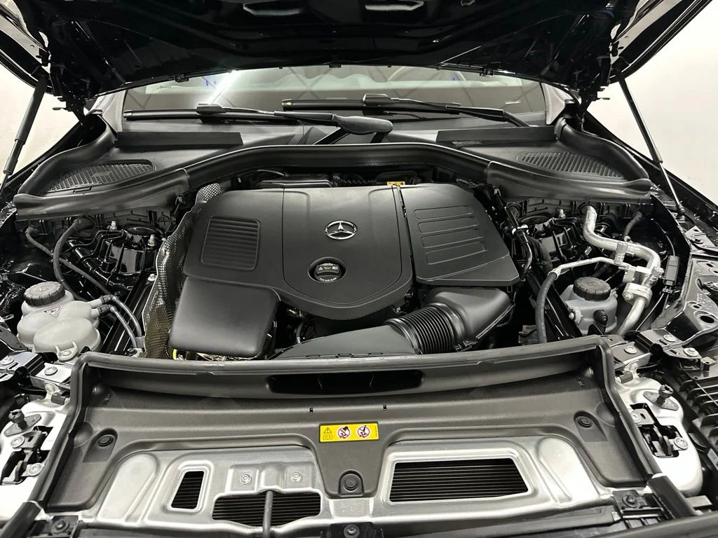 New 2026 Black Mercedes-Benz GLC 300 image 12