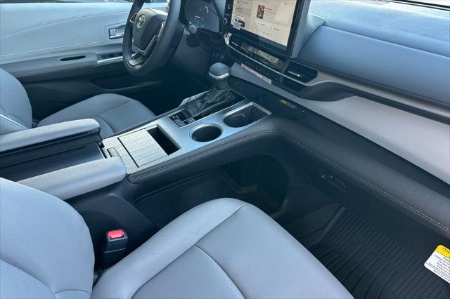 Certified Used 2026 RUBY FLARE PEARL Toyota  image 17