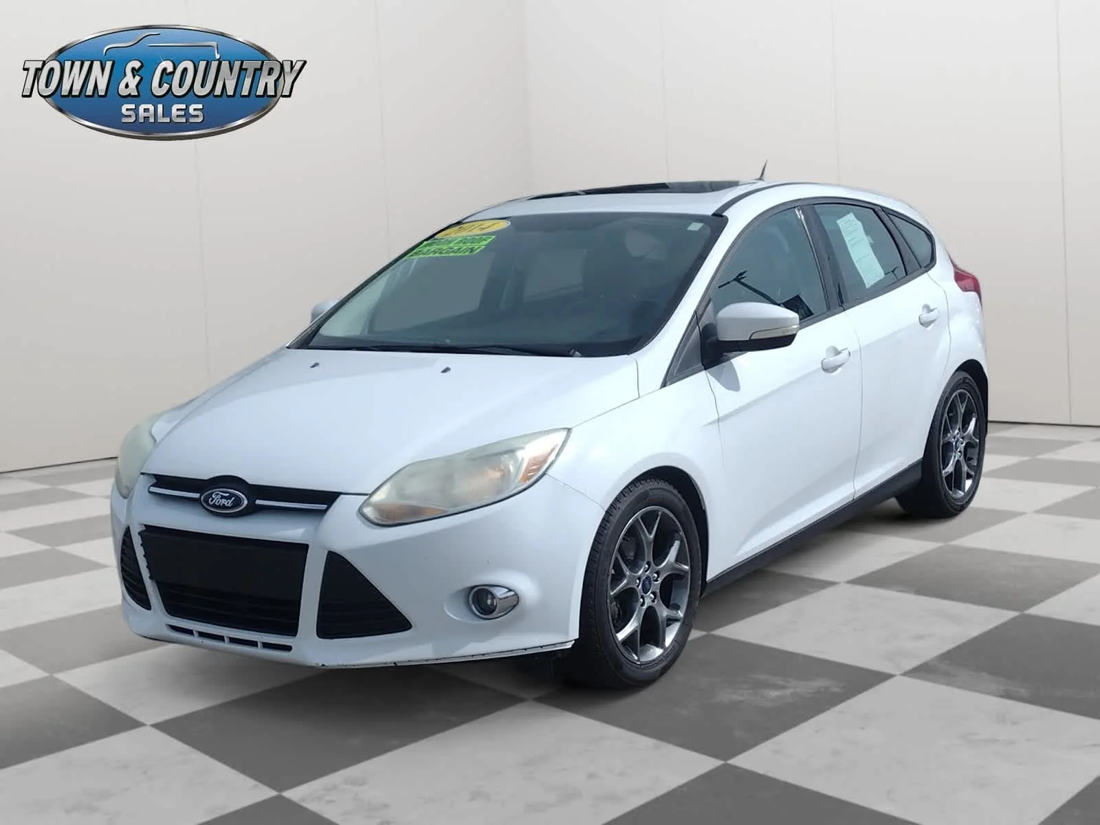 Used 2014 Ford Focus SE with VIN 1FADP3K29EL158166 for sale in Quinnesec, MI