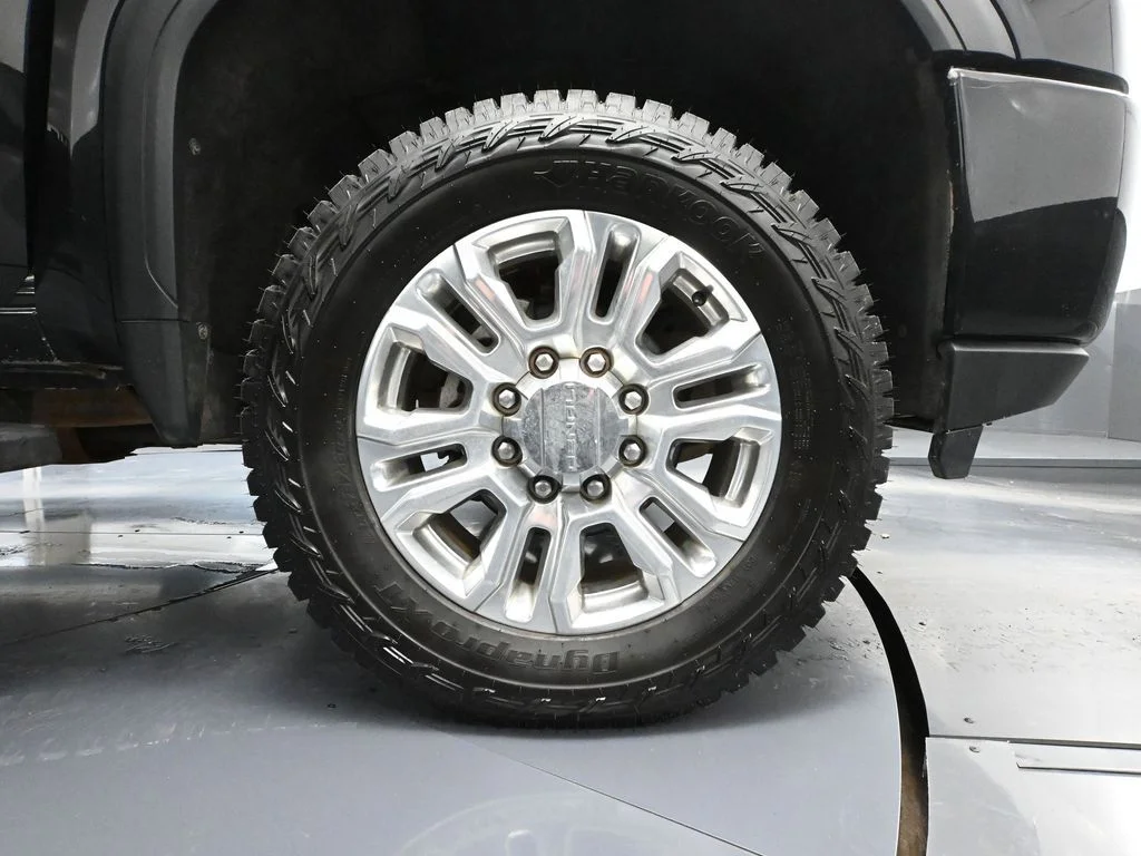 Used 2023 Black GMC Denali image 18