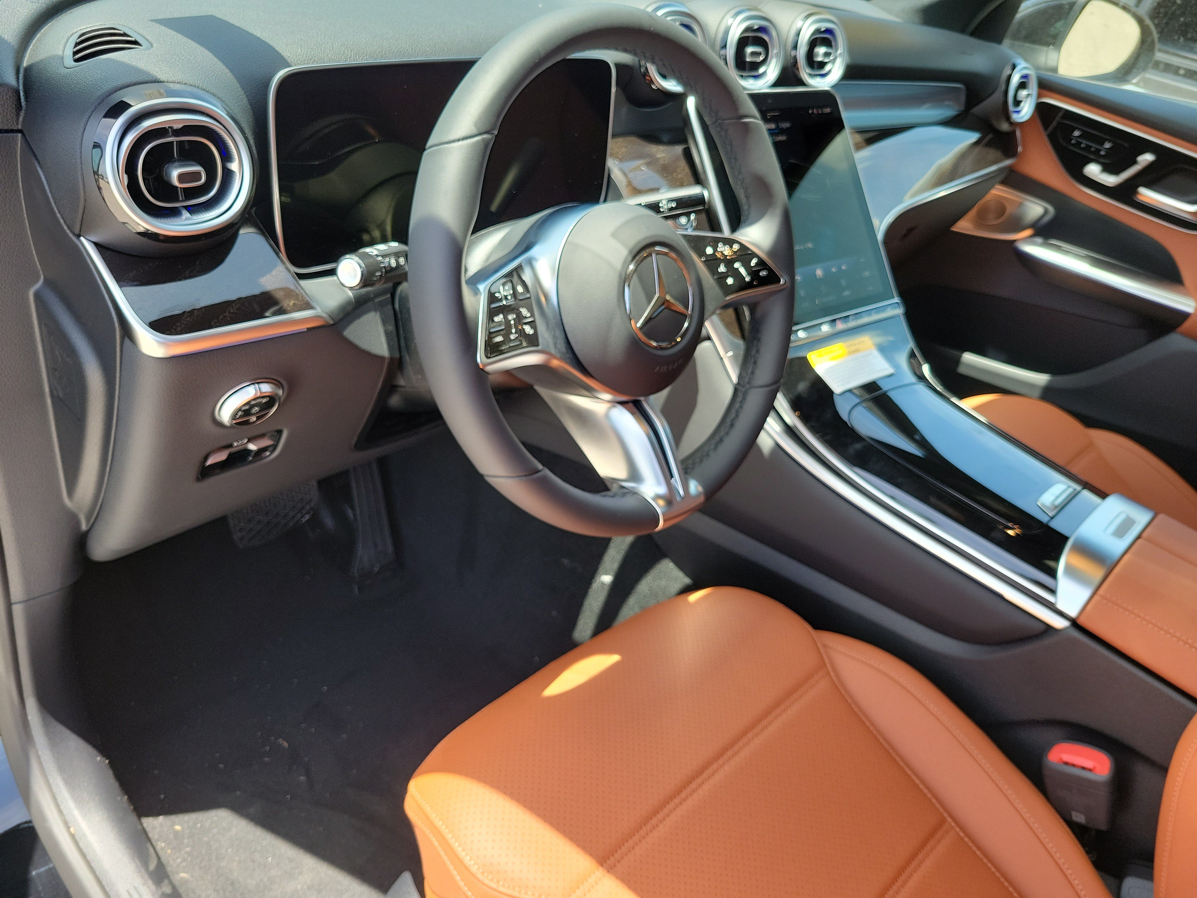 New 2026 Black Mercedes-Benz GLC 300 image 21