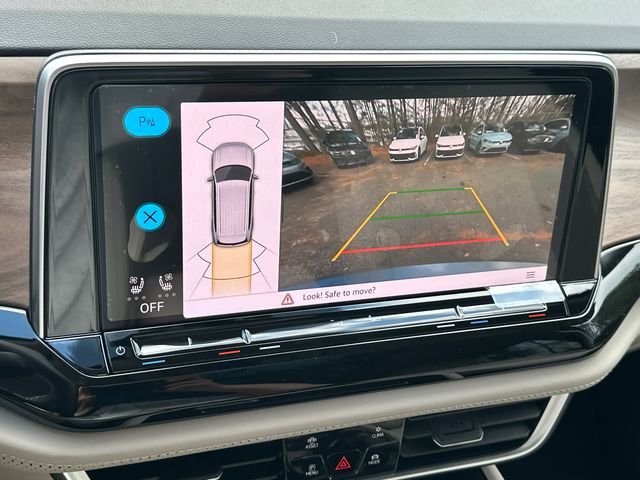 New 2026 Silver Volkswagen 2.0T SE w/Technology image 31