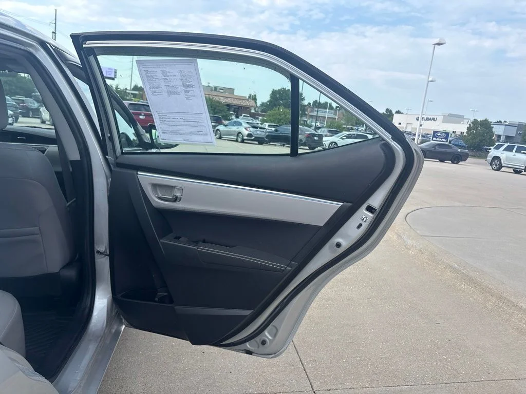 Used 2016 Silver Toyota LE image 26