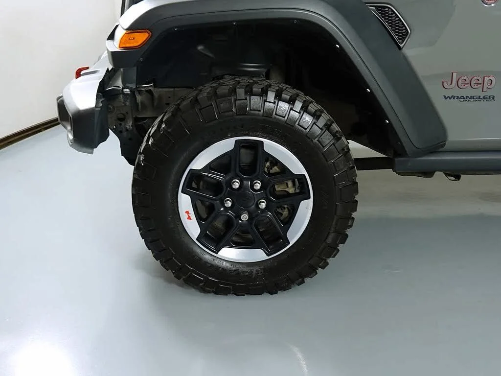 Certified Used 2021 Gray Jeep Unlimited Rubicon image 9