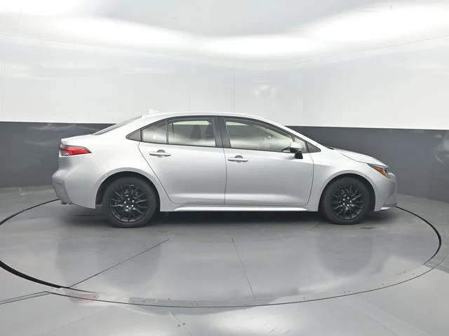 Used 2022 Silver Toyota LE image 31