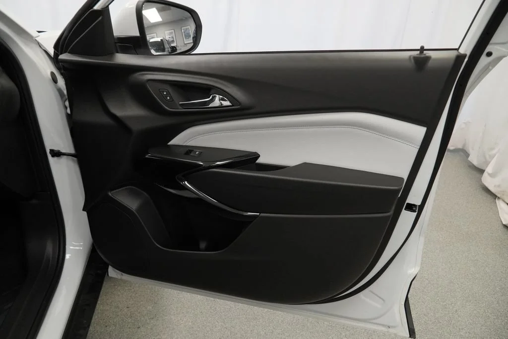 New 2026 Summit White Chevrolet LT image 26
