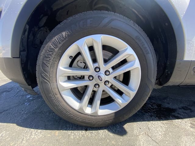 Used 2017 White Ford XLT image 10