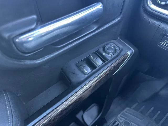 Used 2019 Black GMC SLE image 14