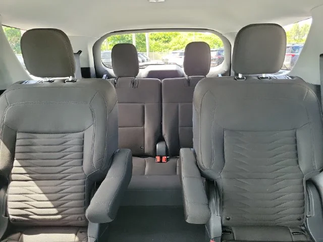 Used 2021 White Ford XLT image 27