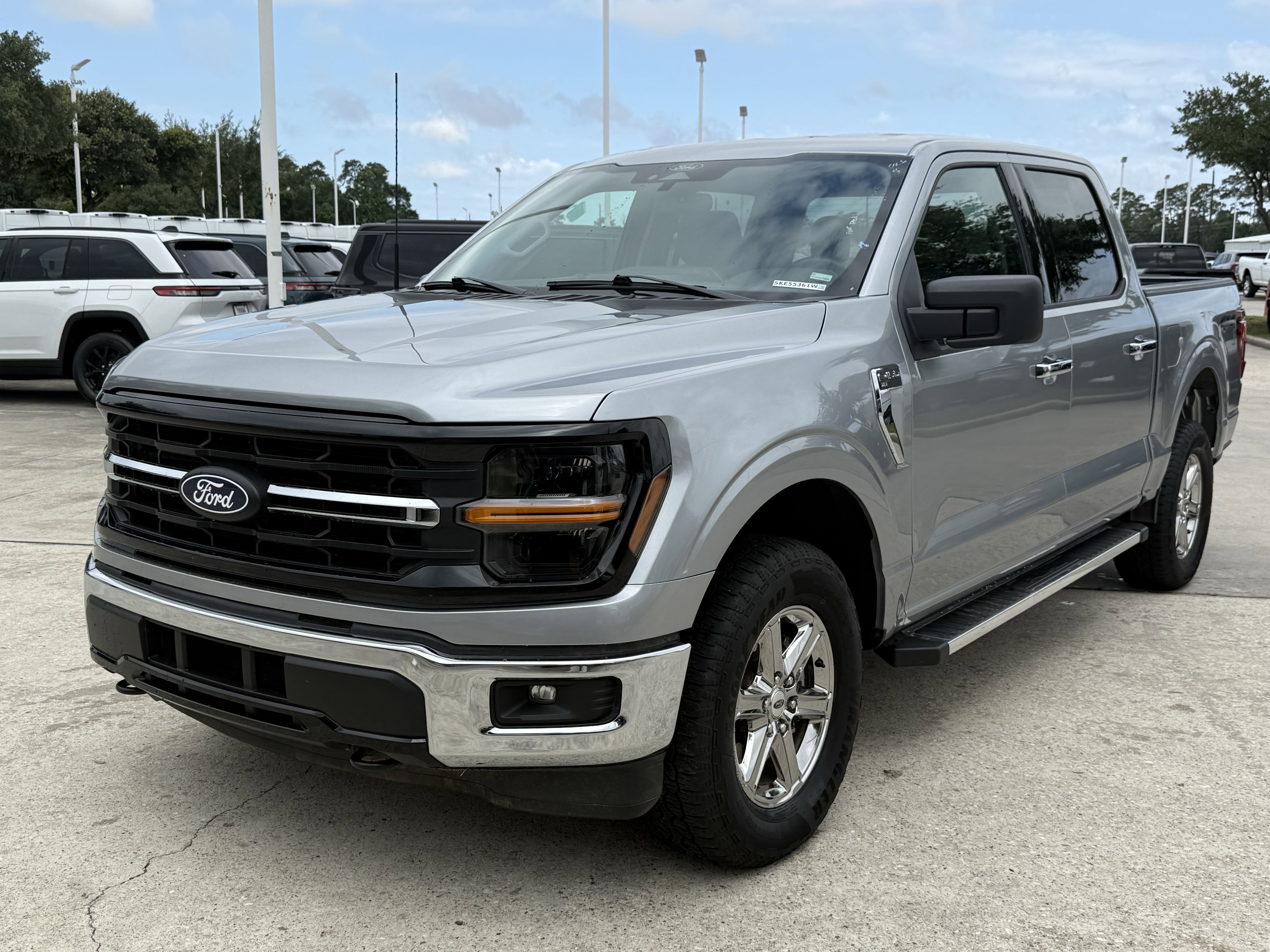 Used 2025 Silver Metallic Ford XLT image 9