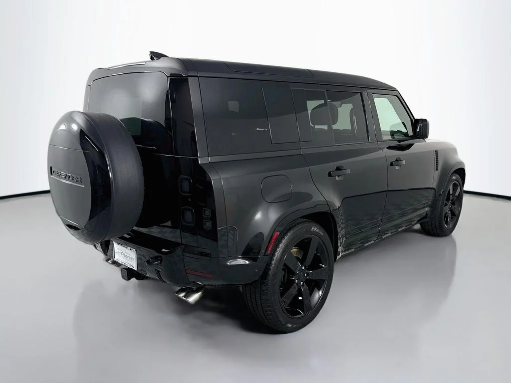 Certified Used 2026 Black Land Rover V8 image 9