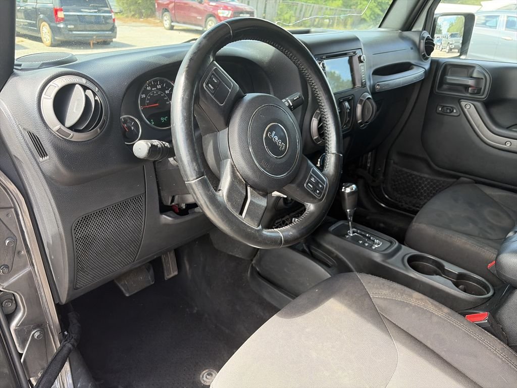 Used 2018 Gray Jeep Unlimited Sport image 10