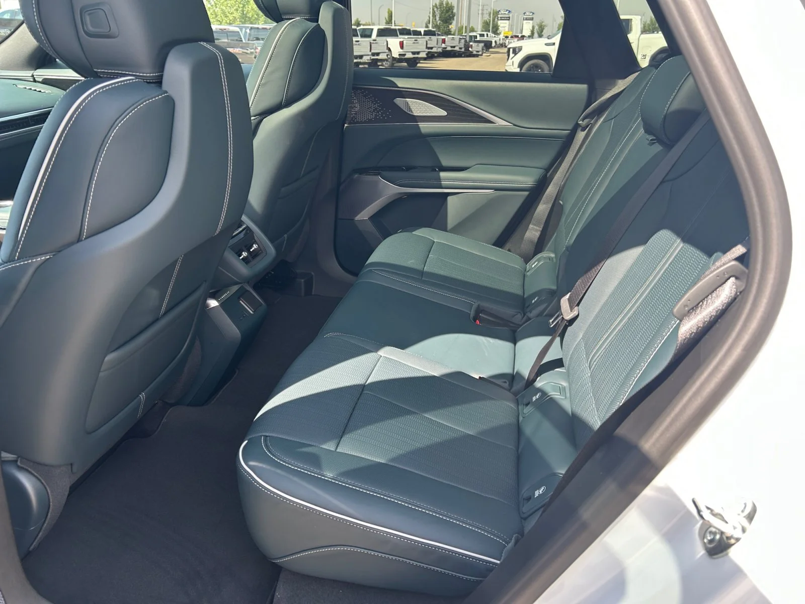 New 2026 Vibrant White Tricoat Cadillac Signature Sport image 18