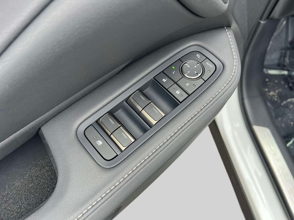 2025 Lexus TX Premium - Photo 17
