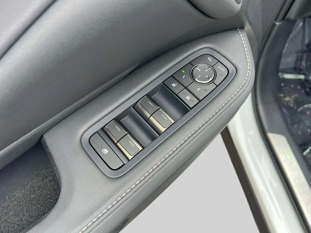 2025 Lexus TX Premium - Photo 17