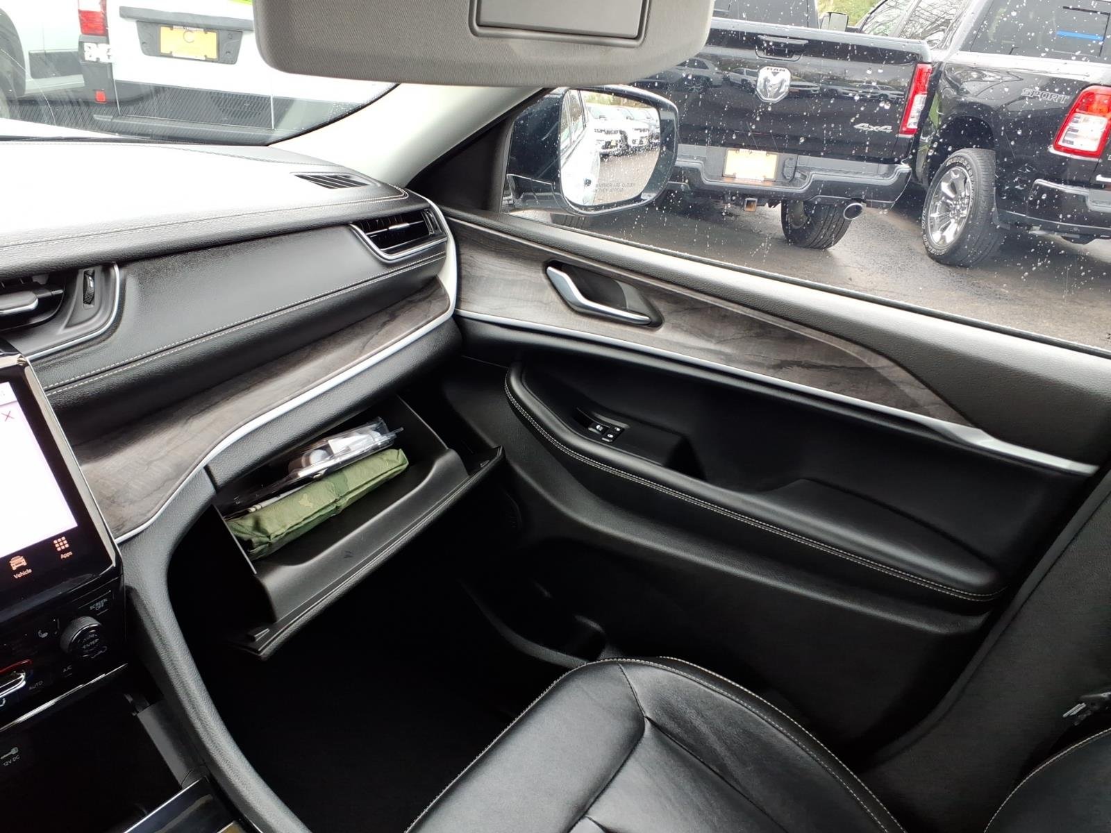 Used 2023 Silver Jeep Limited image 20