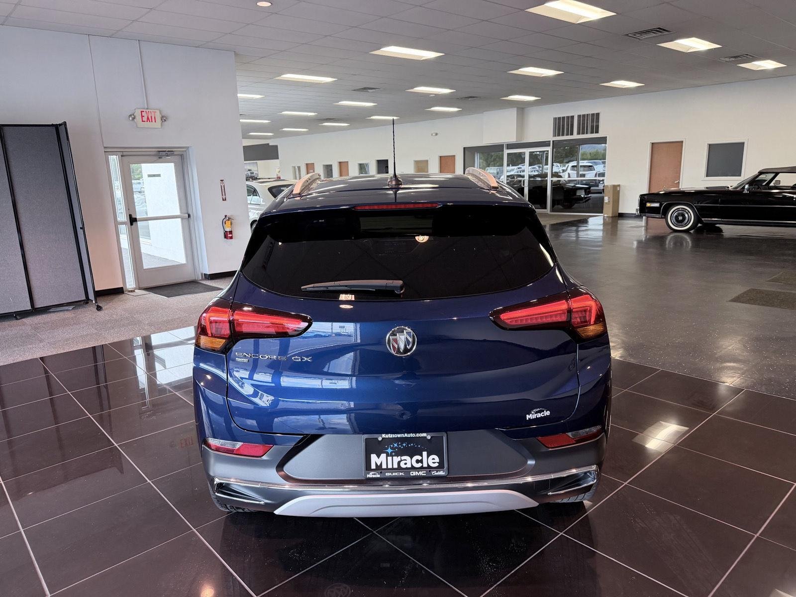 Used 2023 Sapphire Metallic Buick Essence image 18