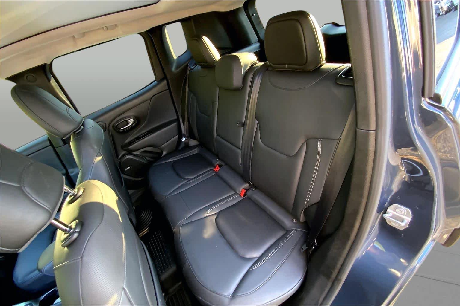 Used 2021 Slate Blue Pearlcoat Jeep Limited image 18