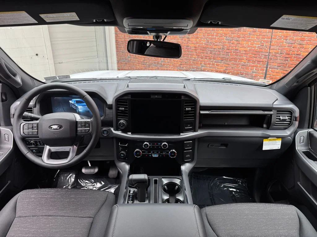 New 2026 Oxford White Ford XLT image 13
