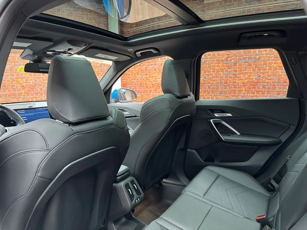 Used 2025 Blue BMW xDrive28i image 26