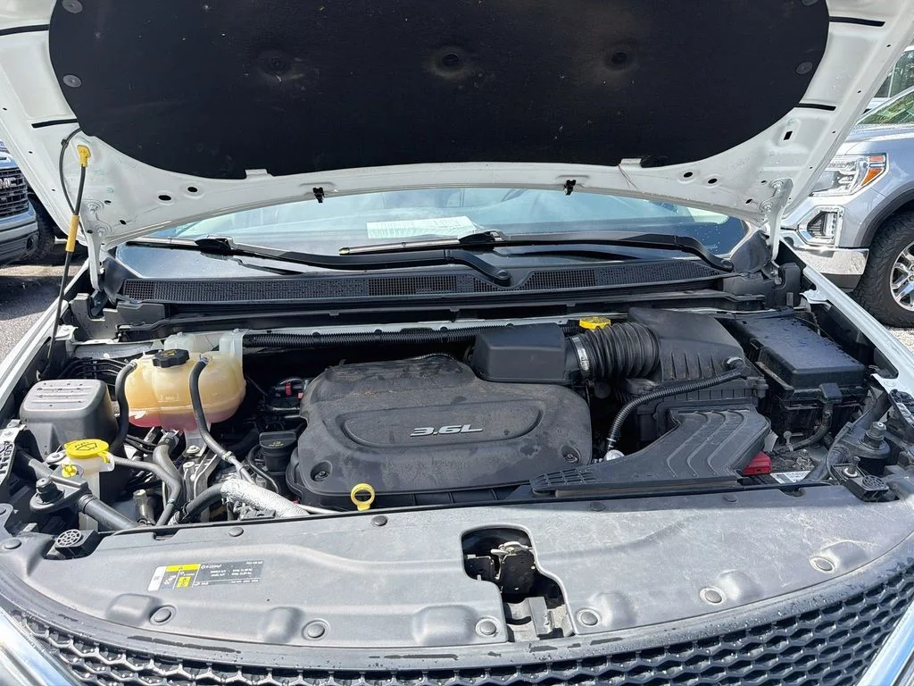 Used 2018 White Chrysler Limited image 32
