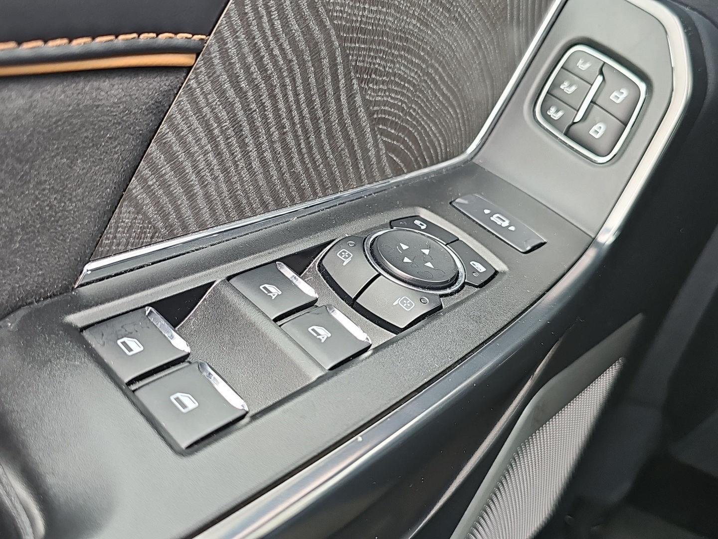 Used 2024 Agate Black Ford Platinum image 24