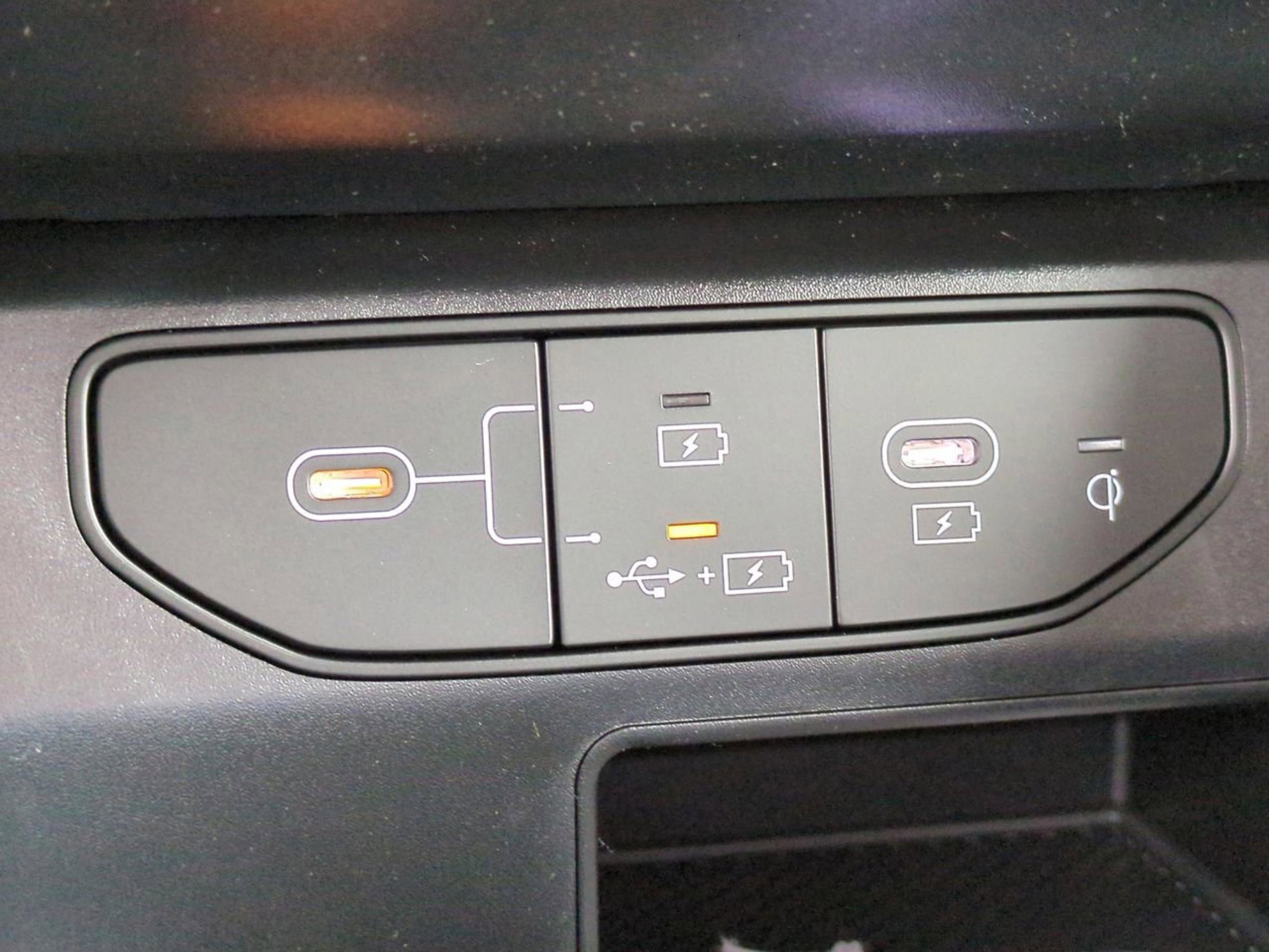 New 2026 Snow White Pearl Kia X-Line SX Prestige image 28