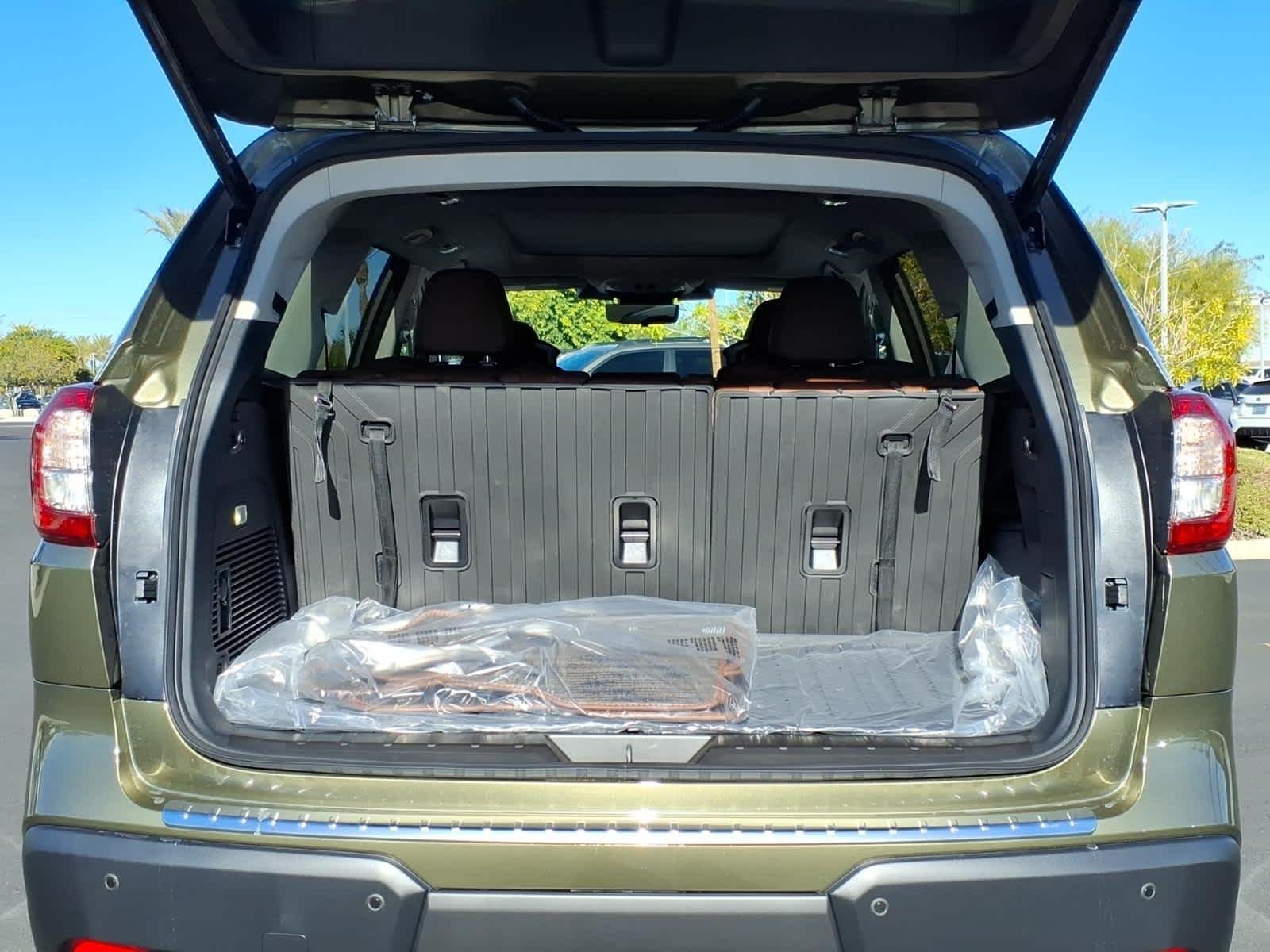 New 2026 AUTUMN GREEN METALLIC Subaru Touring 7-Passenger image 12