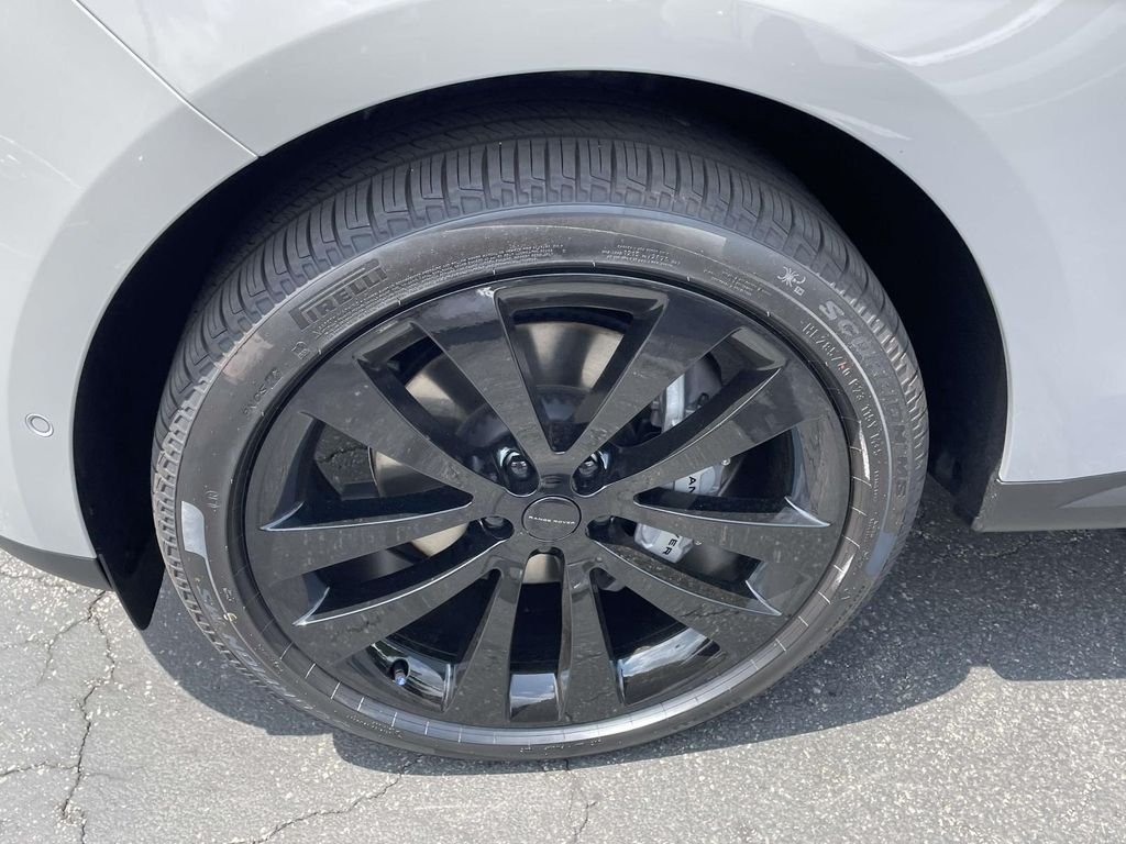 New 2026 Borasco Grey Land Rover SE image 12